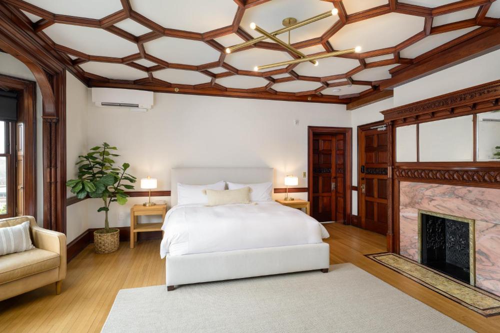 King Room interior